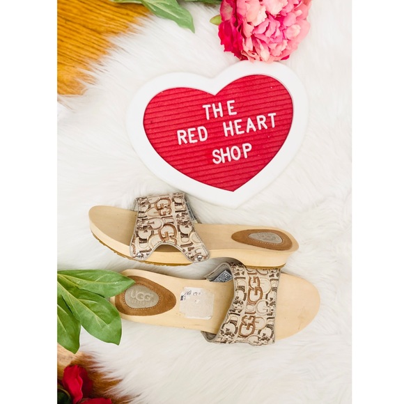 UGG Logo Sandals - Picture 1 of 6